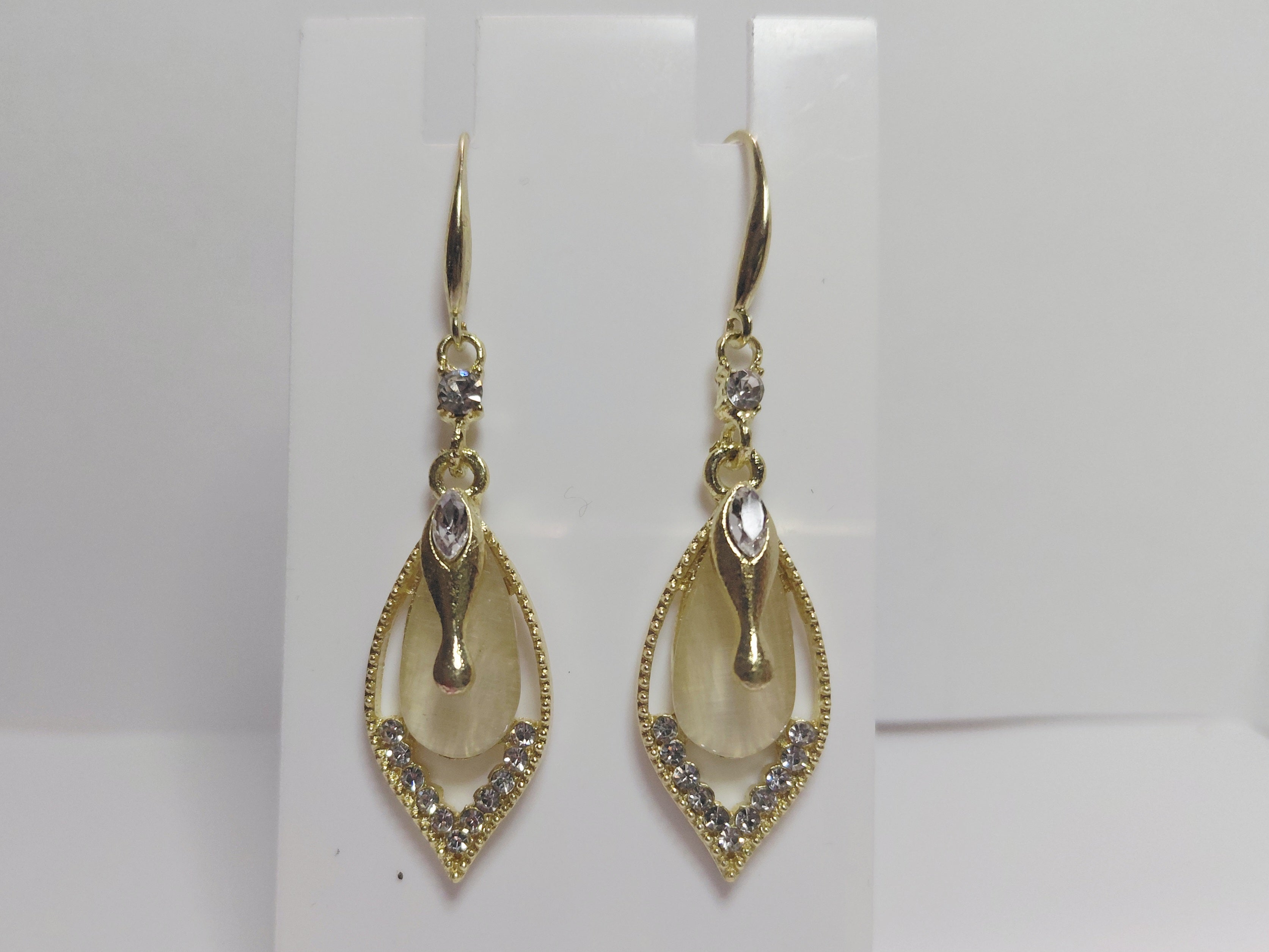 NiNis Ivory Light Teardrop Earrings
